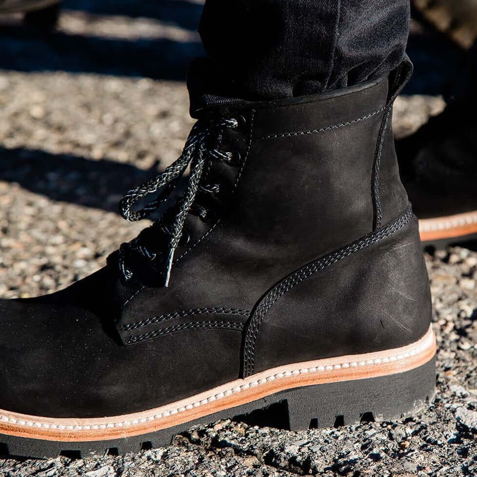 Tobacco Maverick Boots - Matte Black