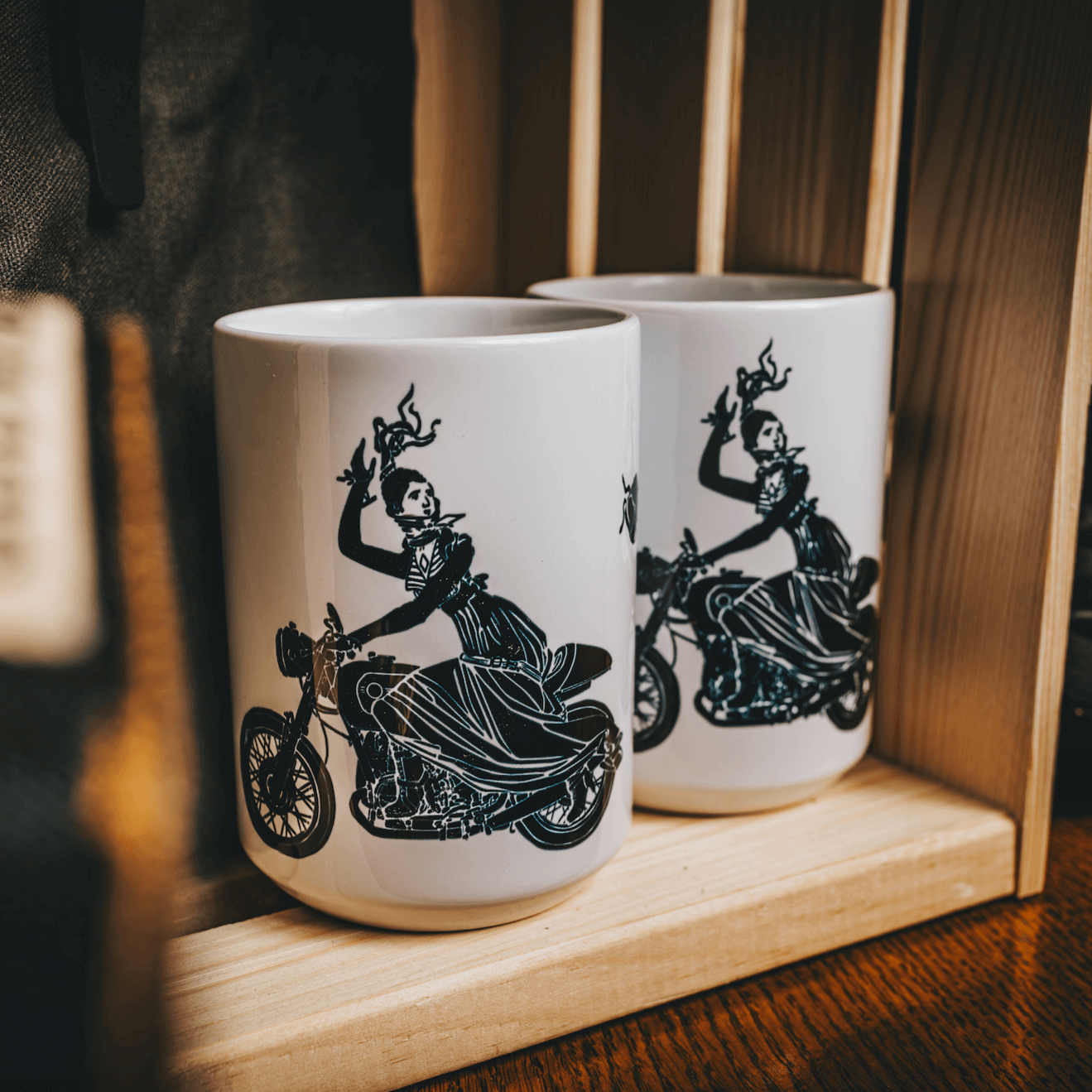Cafe Racer Lady Mug Pair In Apple Crate